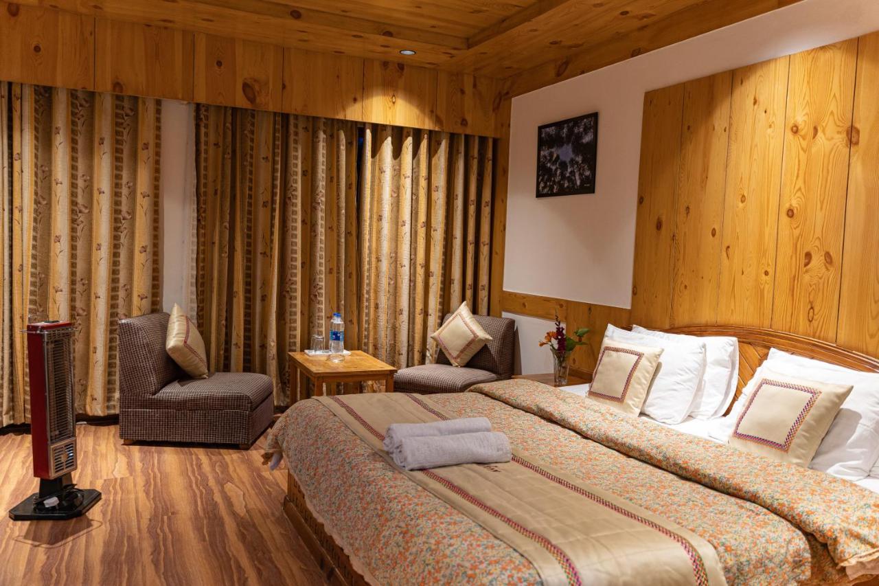 Hotel The Conifer Manāli Exteriér fotografie