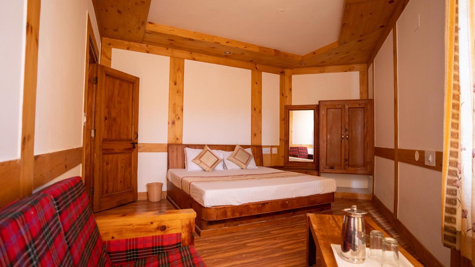 Hotel The Conifer Manāli Exteriér fotografie
