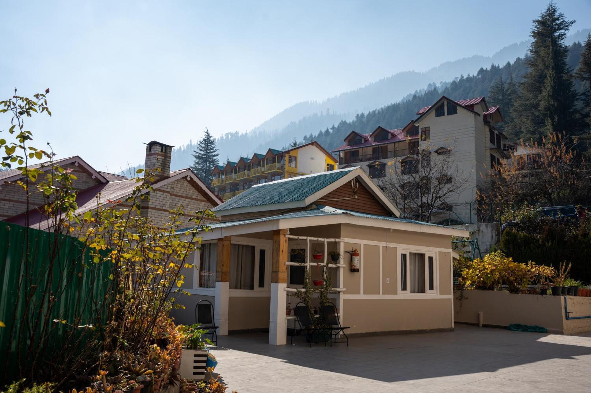 Hotel The Conifer Manāli Exteriér fotografie