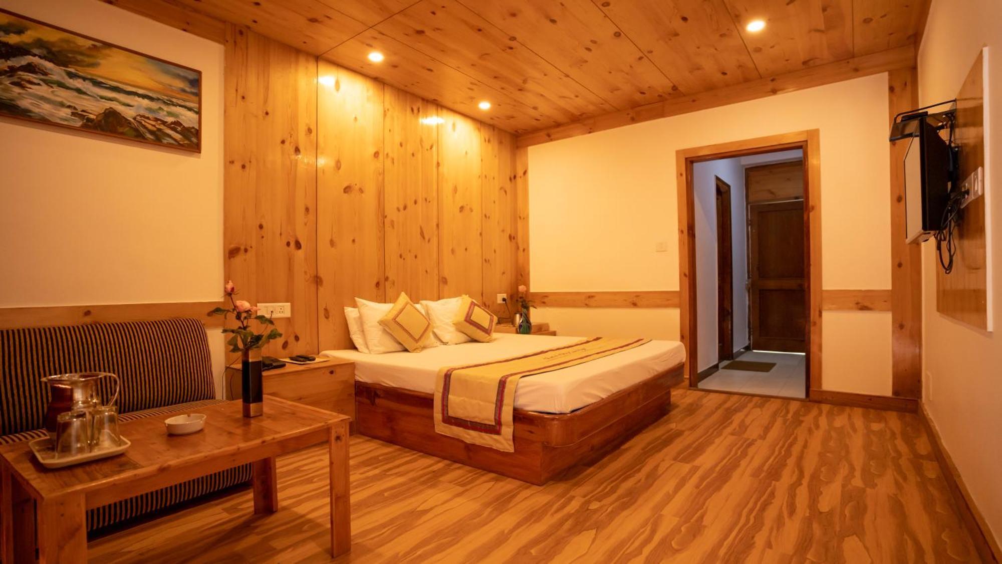 Hotel The Conifer Manāli Exteriér fotografie