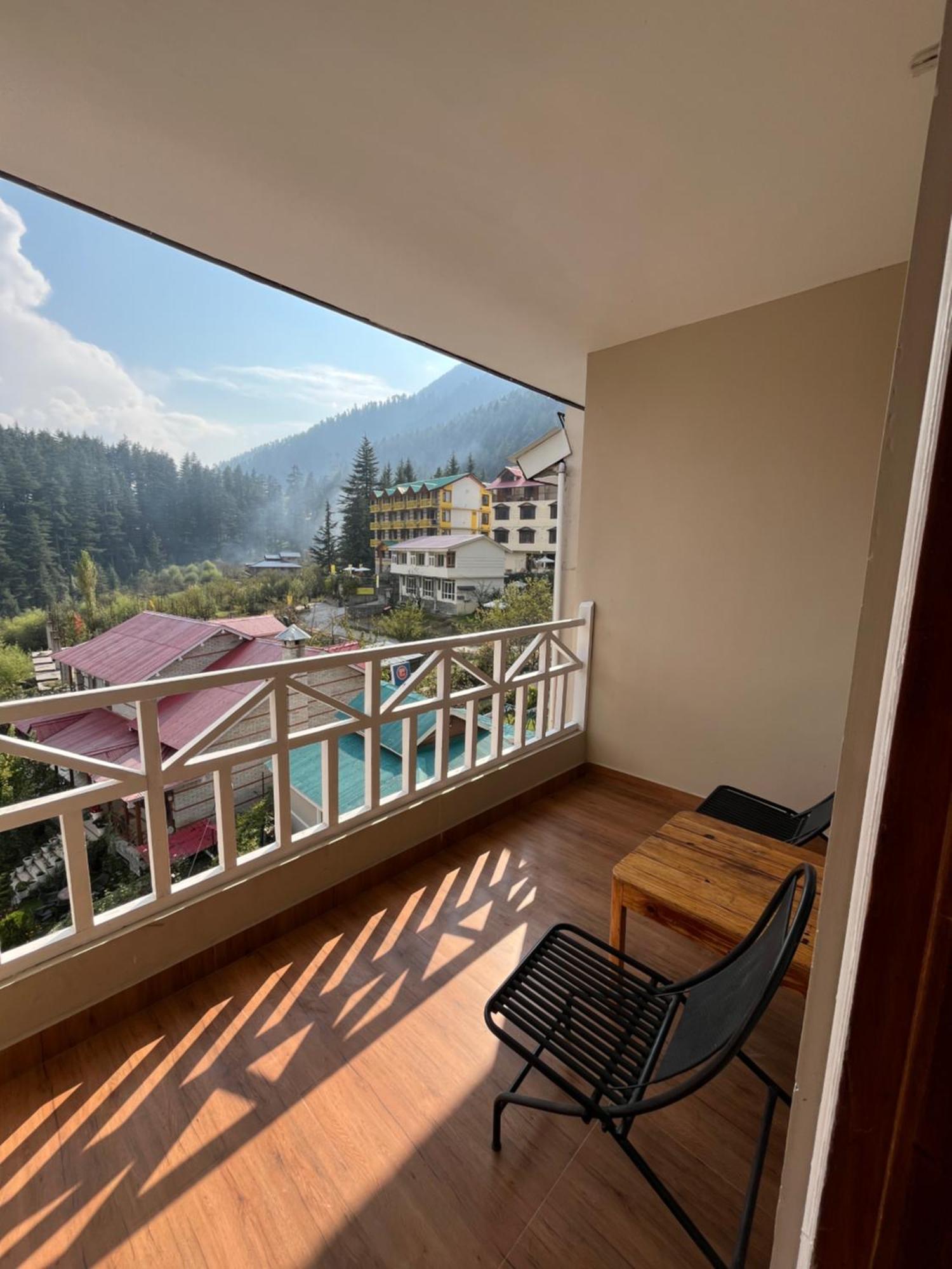 Hotel The Conifer Manāli Exteriér fotografie