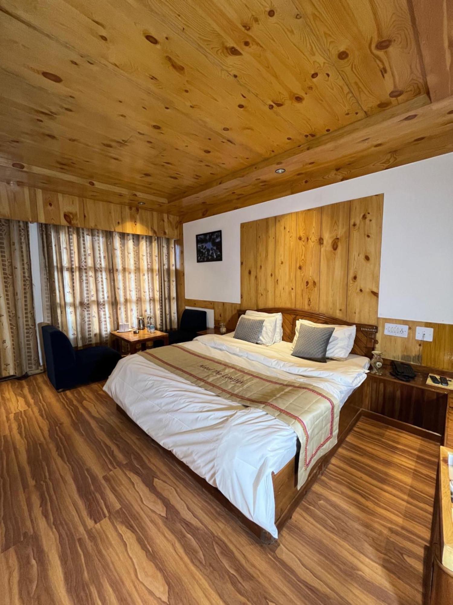 Hotel The Conifer Manāli Exteriér fotografie